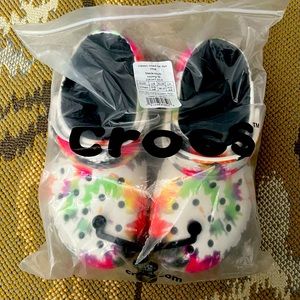 Brand new tied dye classic lined crocs sz 6 women